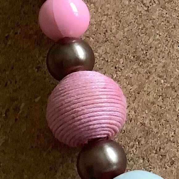 NWOT PINK SPRING EASTER HAND MADE PAINTED BEADS LONG NECKLACE EARRINGS SET - Picture 10 of 11